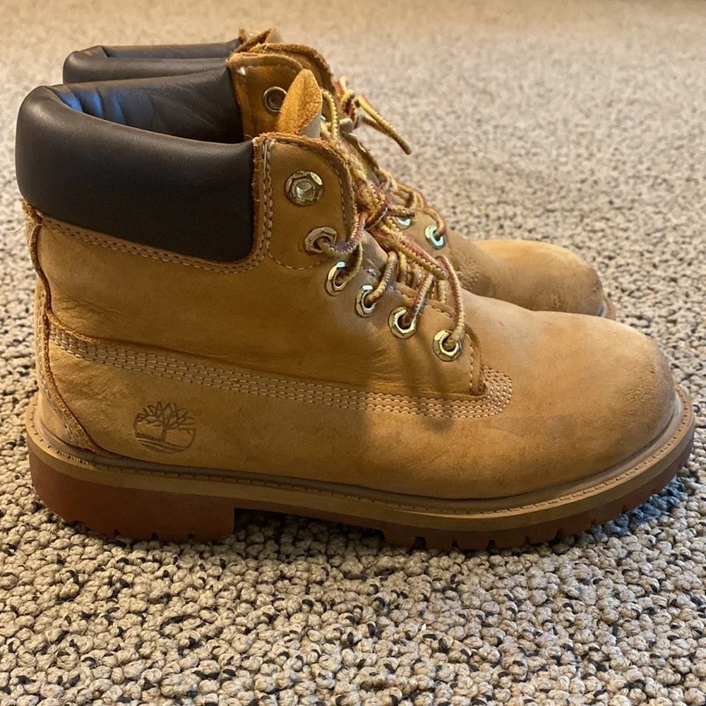 Timberland 6 Inch Waterproof Boots Size 2 in GUC